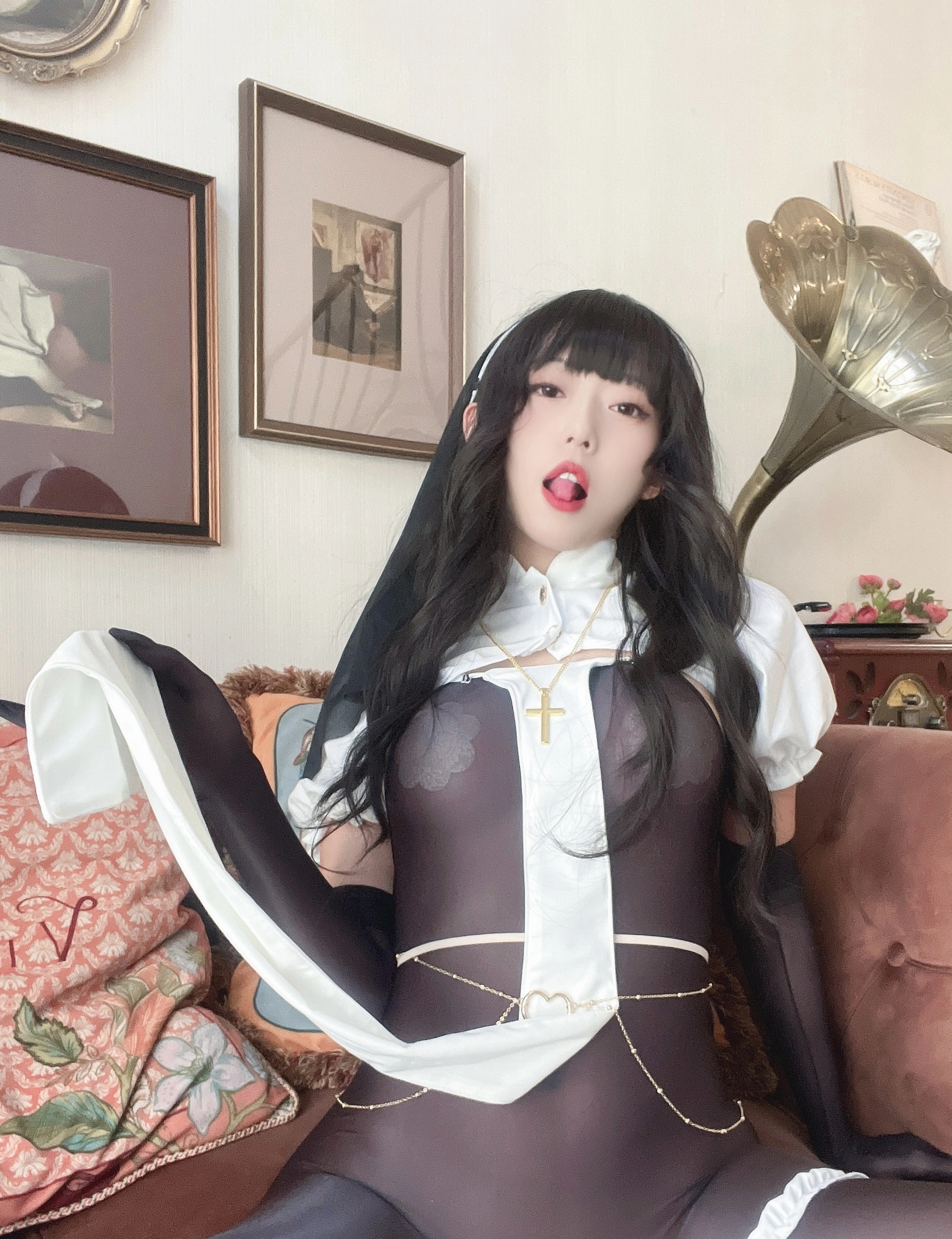 Money冷冷 – NO.043 修女 1